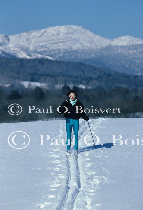 Sports-Skiing 75-55-00317