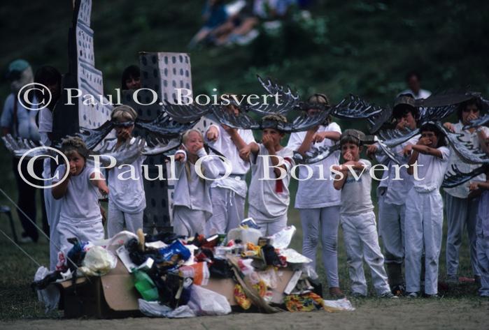 Bread & Puppet 65-05-00072